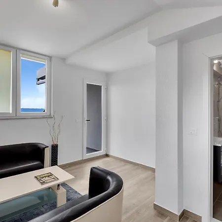 Lujnovic Appartement Makarska