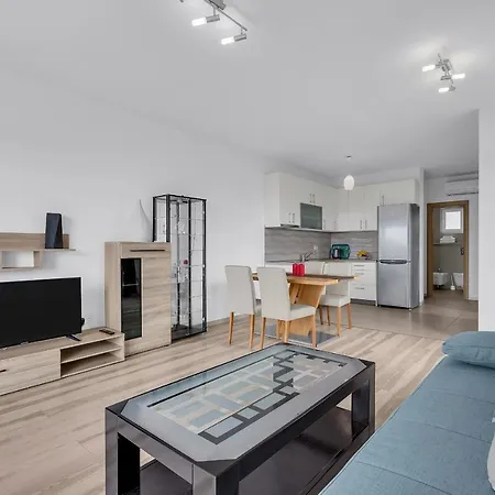 Lujnovic Appartement Makarska