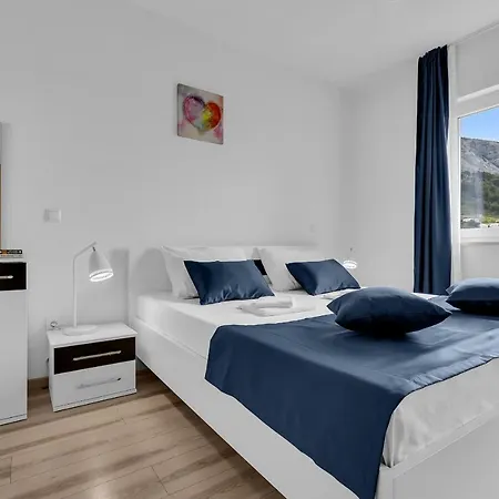 Lujnovic Appartement Makarska