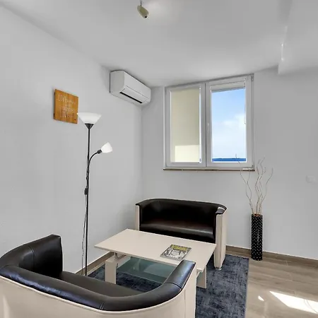 Lujnovic Appartement *