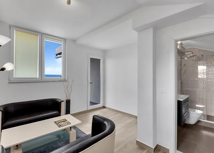 Lujnovic Apartamento Makarska