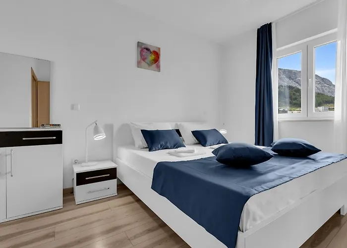 Lujnovic Apartamento Makarska