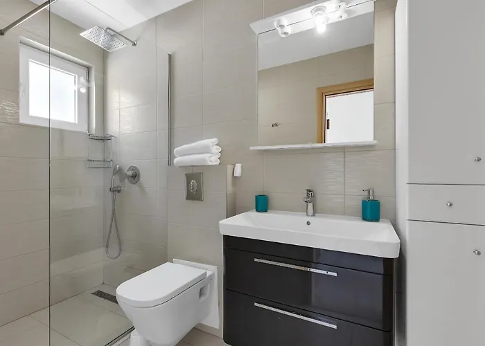 Lujnovic Apartment Makarska