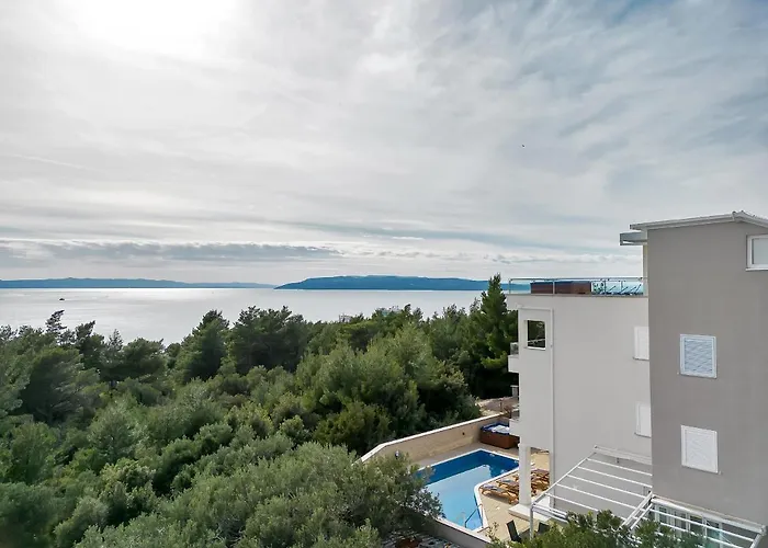 Lujnovic Apartment Makarska
